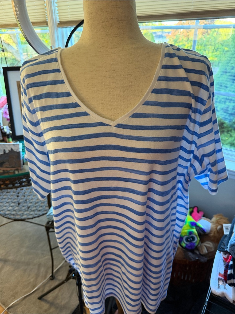 New 2x Classic Blue and White Striped V-Neck Women's Top like new tee